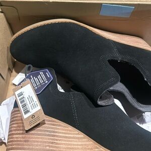Toms Callie Boot: Women’s Size 9. Black suede